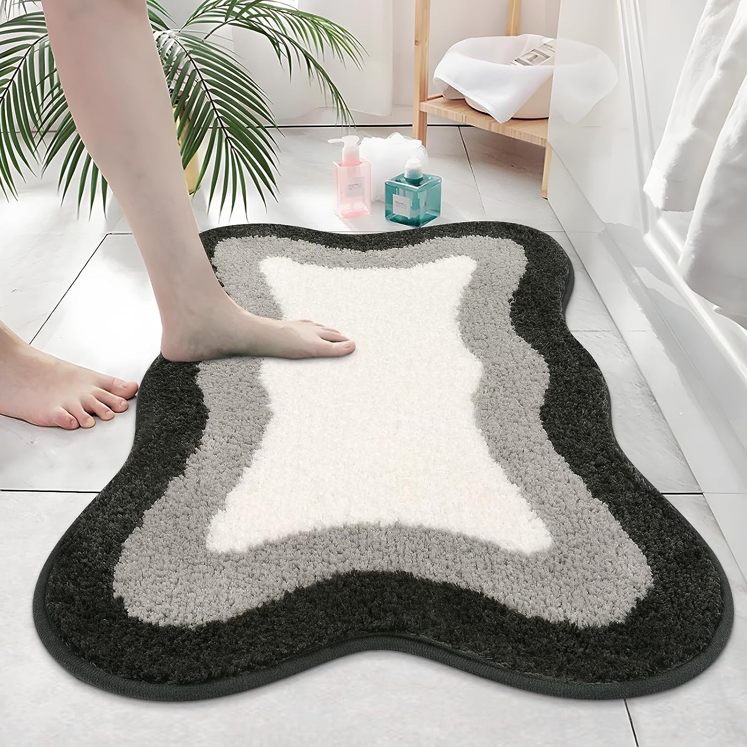 Black Gradient Non-Slip Plush Bathroom Bath Mat with Irregular Shape