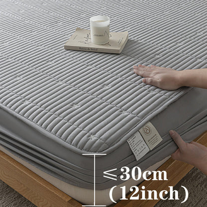 Waterproof Reinforced Mattress Protector with Breathable Fitted Design