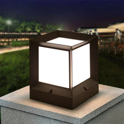 Illuvia | Elegant Modern Outdoor Light Fixture for Gates and Driveways